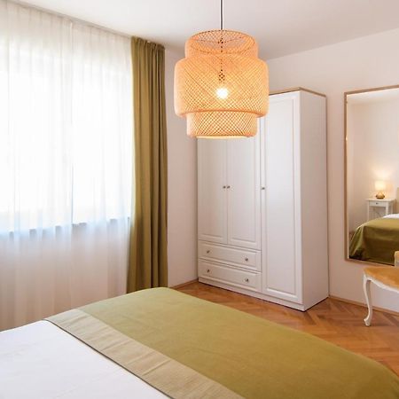 Julie City Centre Porec Apartment Exterior photo